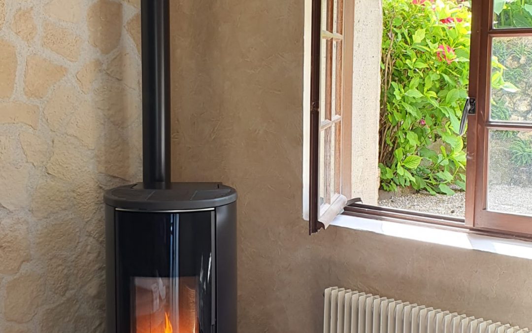 Poêles à bois interdits en 2027 : vrai ou faux ?